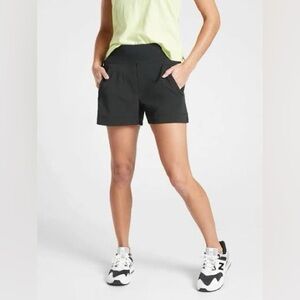 Athleta Women's Black Trekkie North Short